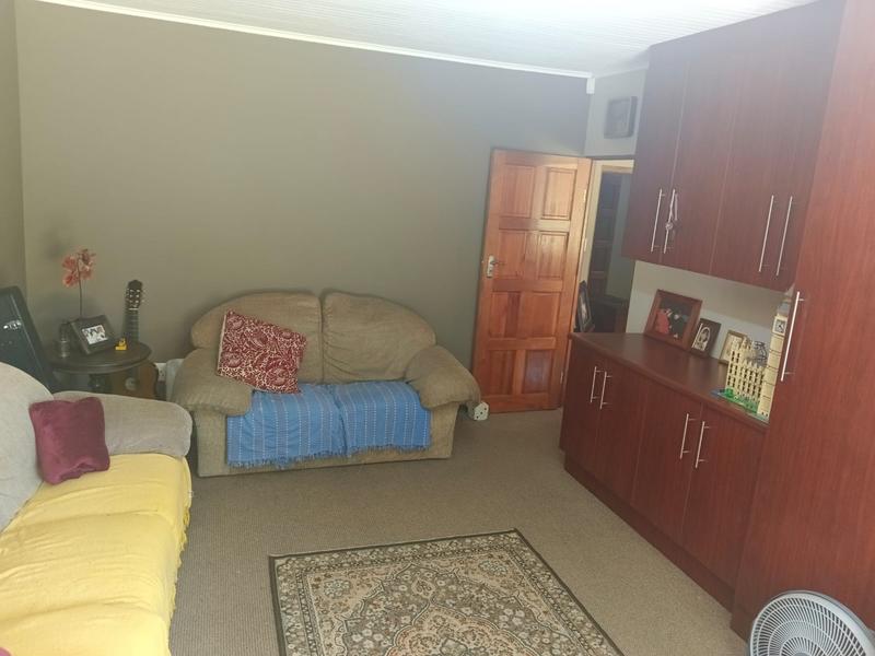 6 Bedroom Property for Sale in Sasolburg Free State
